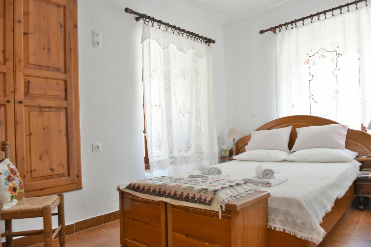 Grandmas Guest House ไฮดรา ภายนอก รูปภาพ