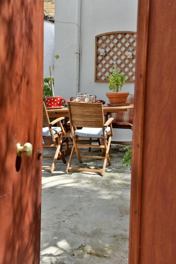 Grandmas Guest House ไฮดรา ภายนอก รูปภาพ