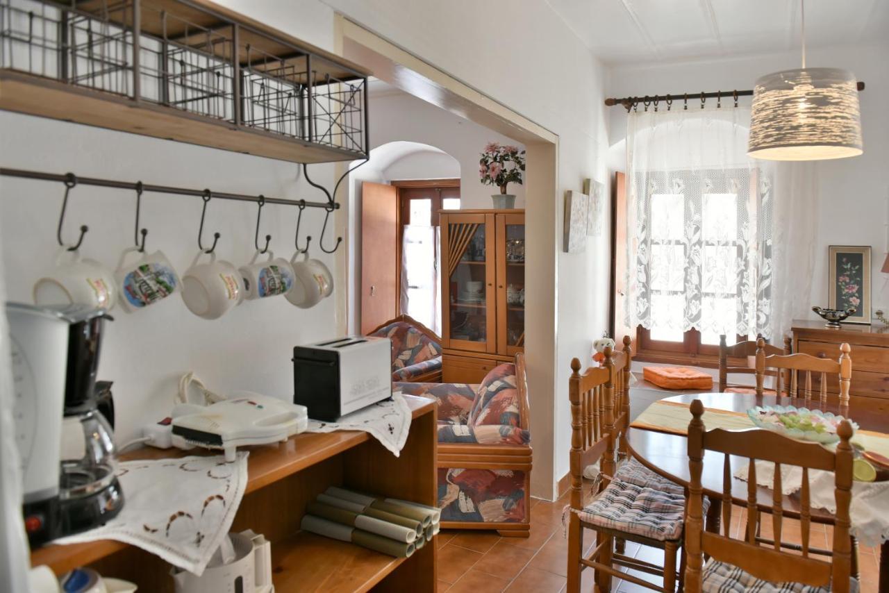 Grandmas Guest House ไฮดรา ภายนอก รูปภาพ